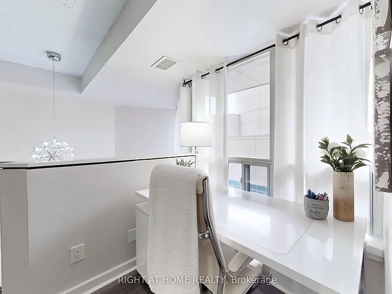 255 Richmond St E #401 — Photo 22