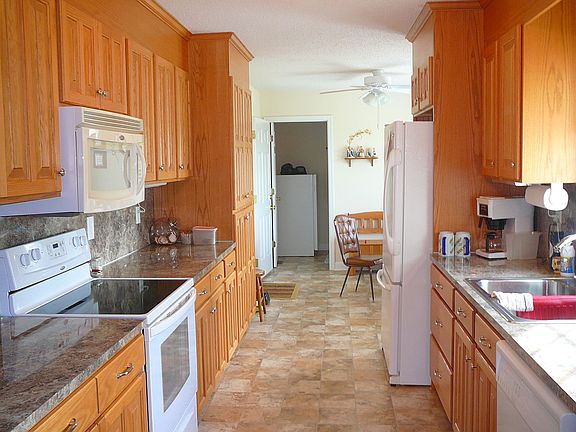4th image of 377 Alpine Cir
