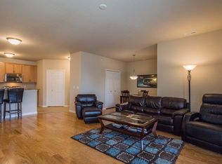 1018 W Summerfield Gln, Ann Arbor, MI 48103