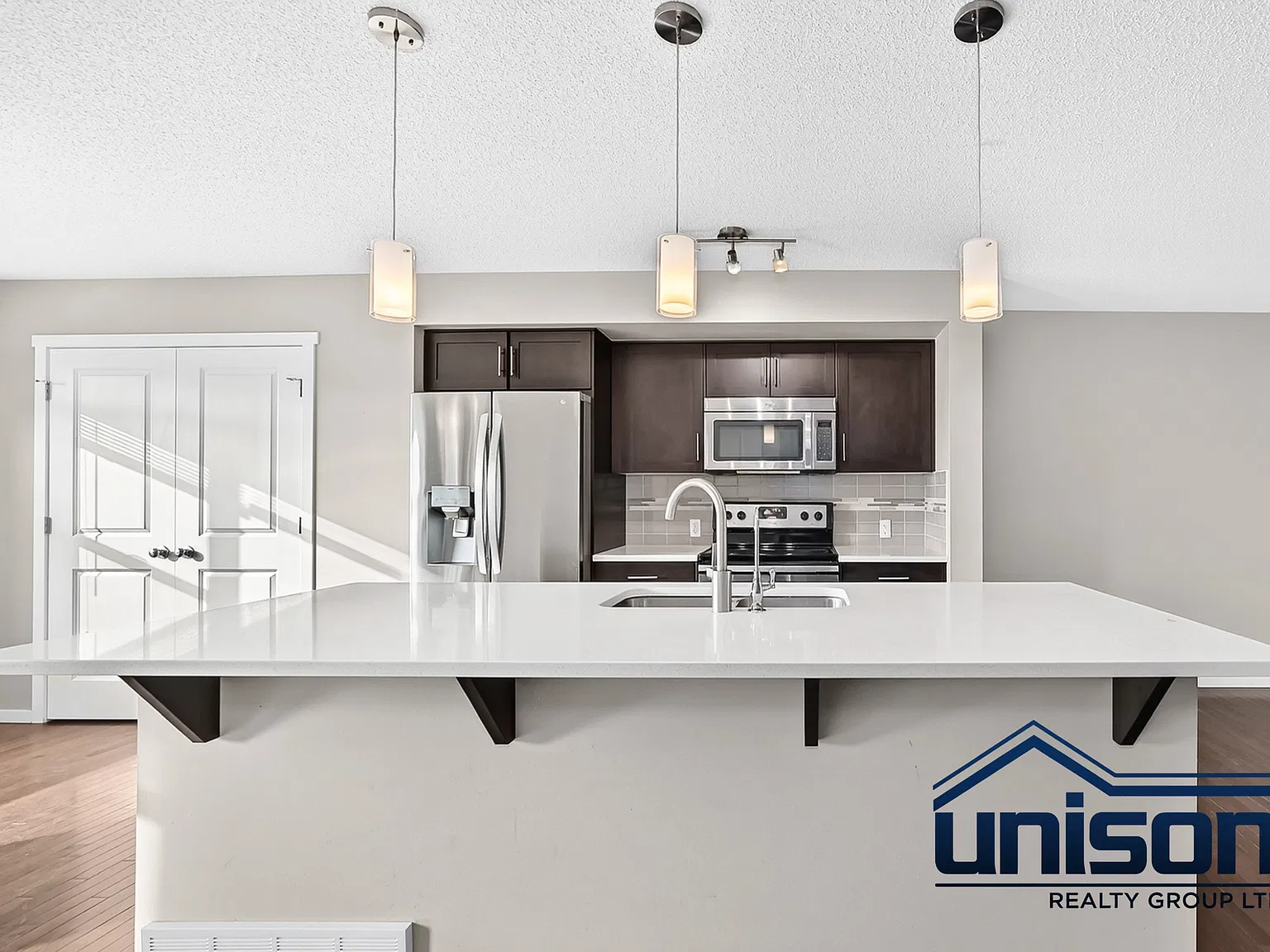 3 bed, 2.5 bath, 1400 sqft, $2,350 — Photo 4