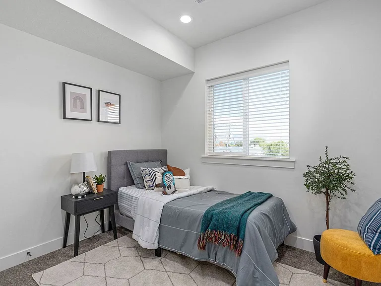 Central Heights Townhomes — Photo 26