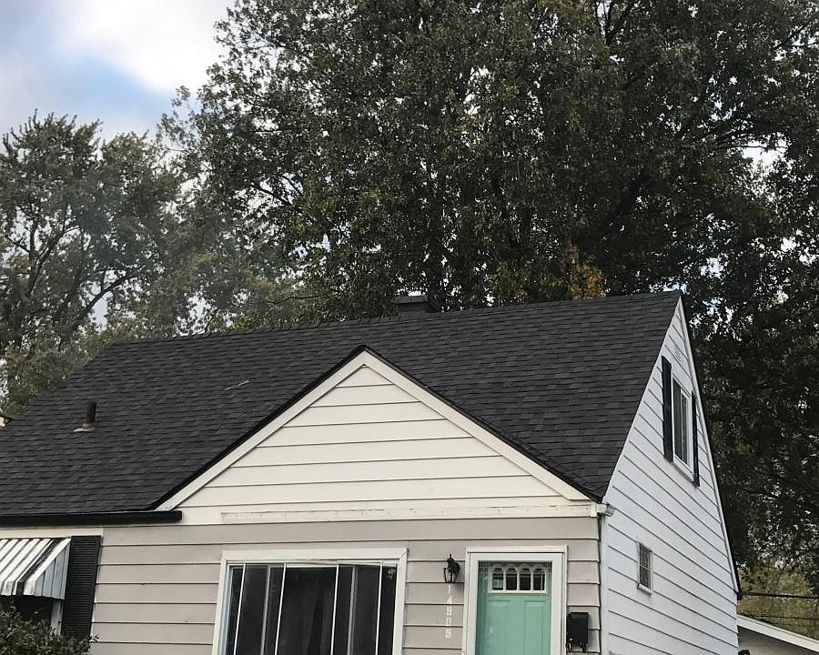 2nd image of 14905 Myola Ave