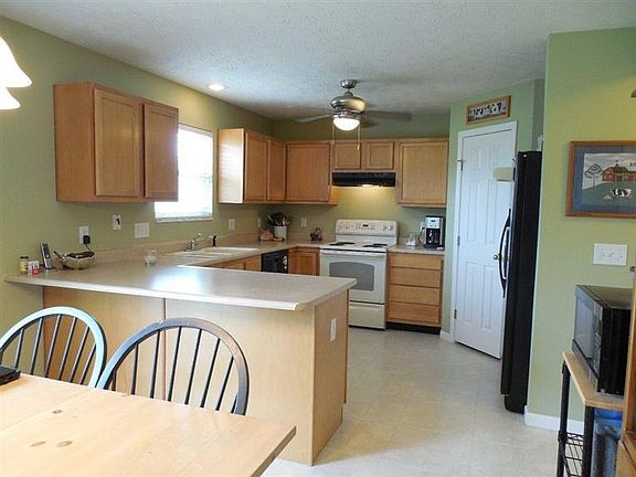 3rd image of 1218 Stableview Cir