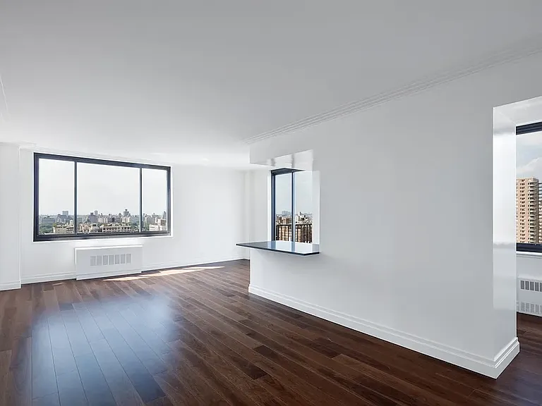 200 E 82nd St #21DE — Photo 1