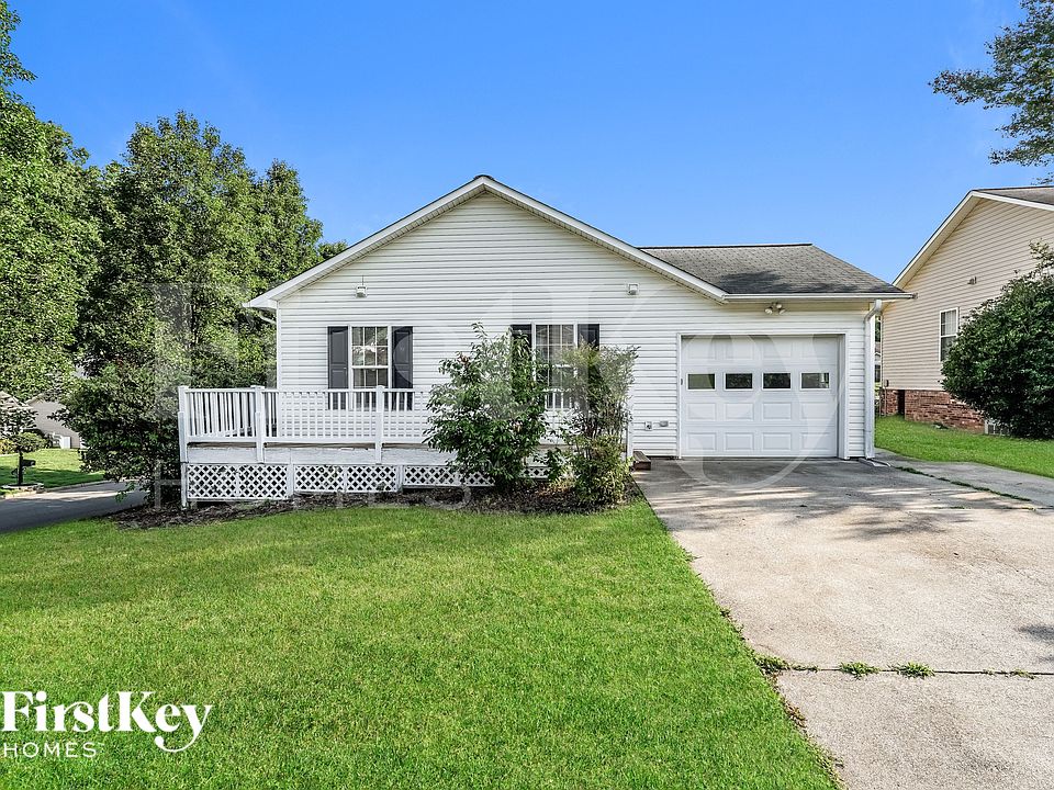 1st image of 1800 Holly Crescent Ln