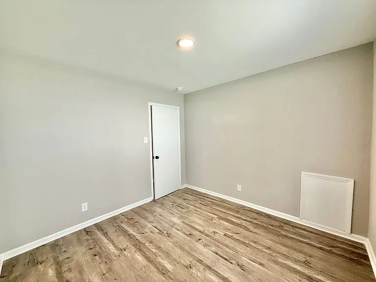615A Burlington Ave #A — Photo 12