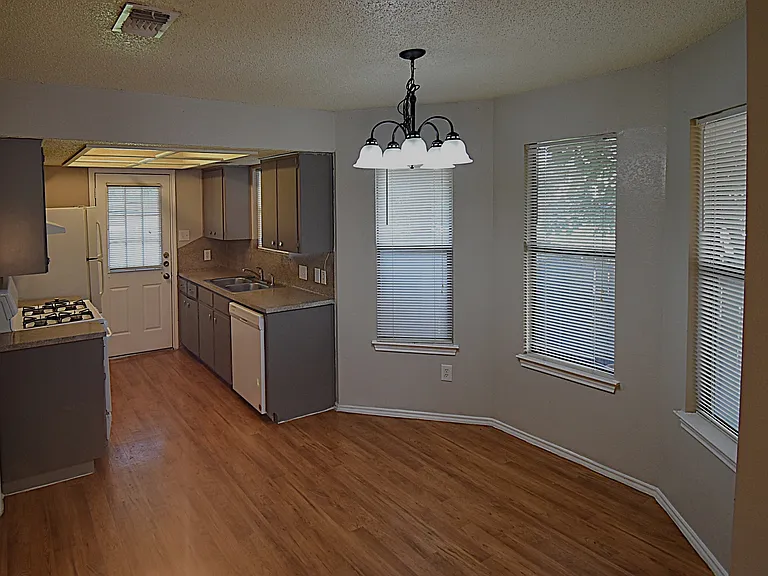 1800-1806 Rawhide Loop #1800 — Photo 4