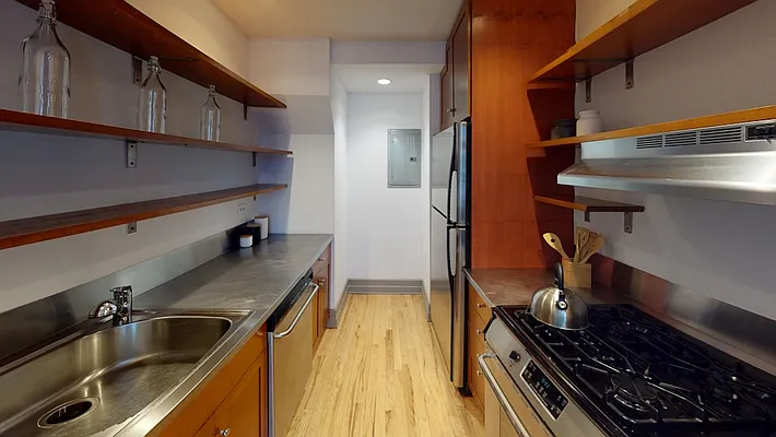 Rented by Two Trees | media 9