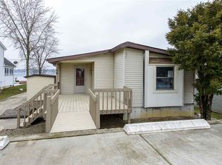 9690 E 520 S, Wolcottville, IN