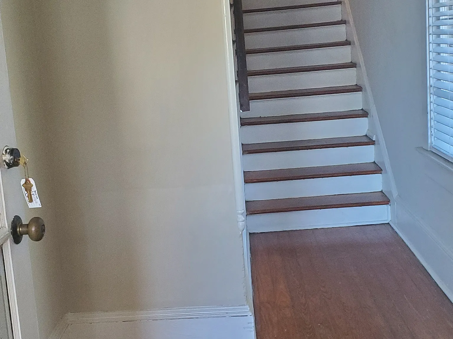 2 bed, 1.5 bath, 1250 sqft, $1,050 — Photo 3