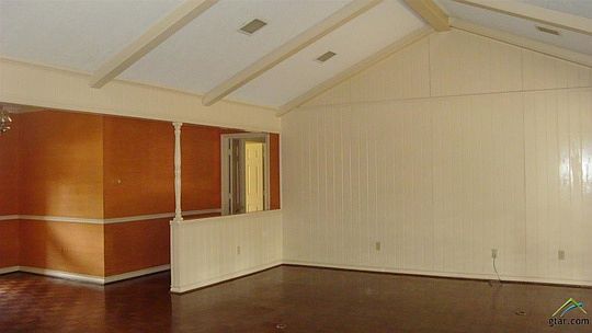4th image of 803 Tallyho Cir