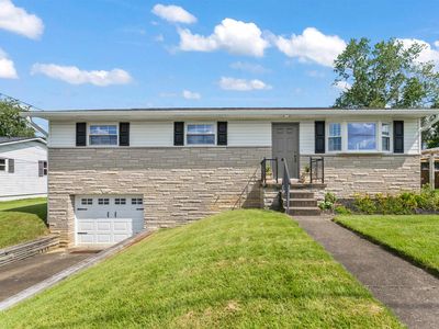 2001 Mona Ct, Milton, WV, 25541