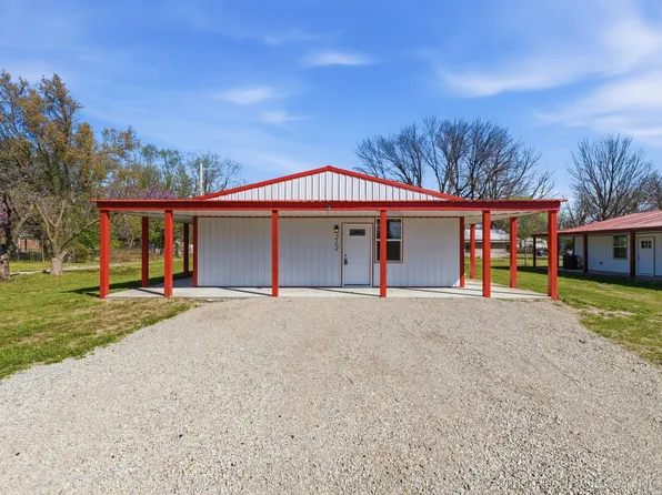 212 W Jackson Ave, Nowata, OK 74048