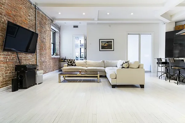 Rented by RHI Group | media 17