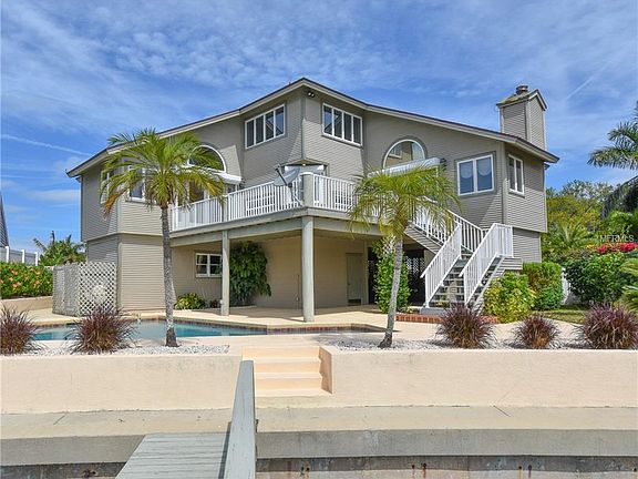 4th image of 2802 Seabreeze Dr S