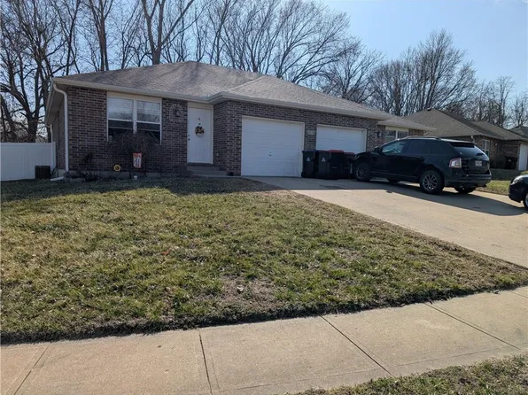 408 Blake Anthony Dr, Warrensburg, MO 64093