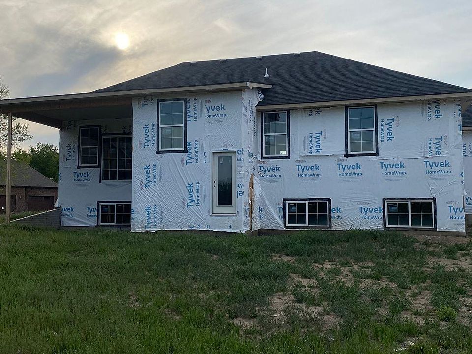 2nd image of 440 N Backwoods Dr