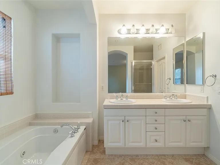 6267 Pacific Pointe Dr — Photo 31