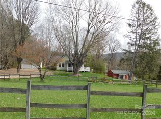 24 Peaceful Orchard Dr, Hendersonville, NC 28792