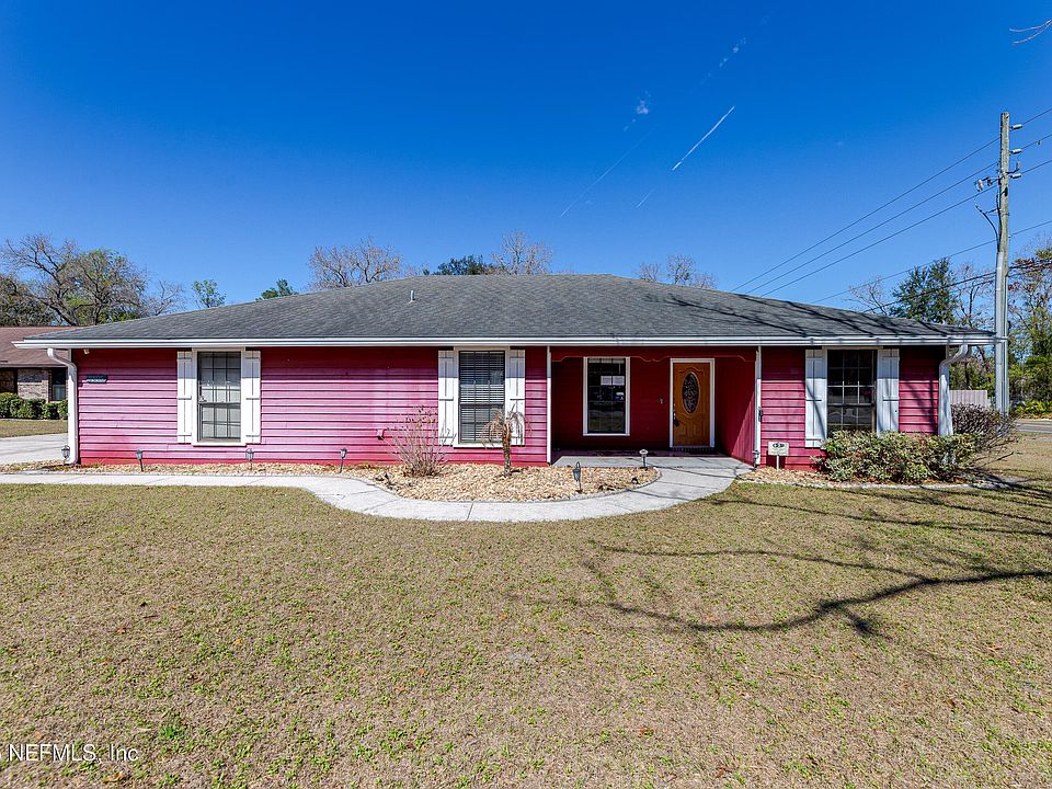 1st image of 8805 COUNTRY WOODS Court