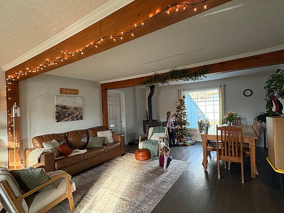 4th image of 302 E Morton St