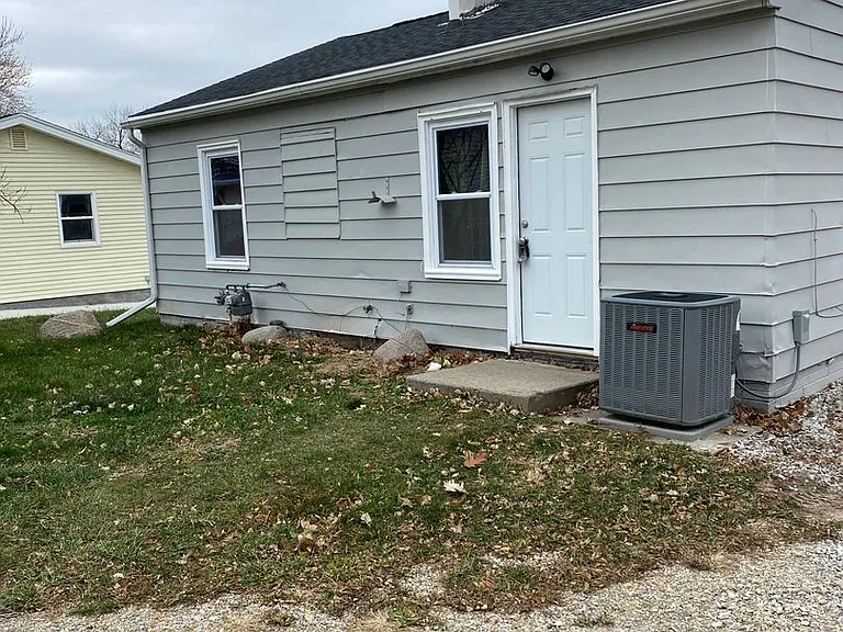 1503 E Bell Ave — Photo 11