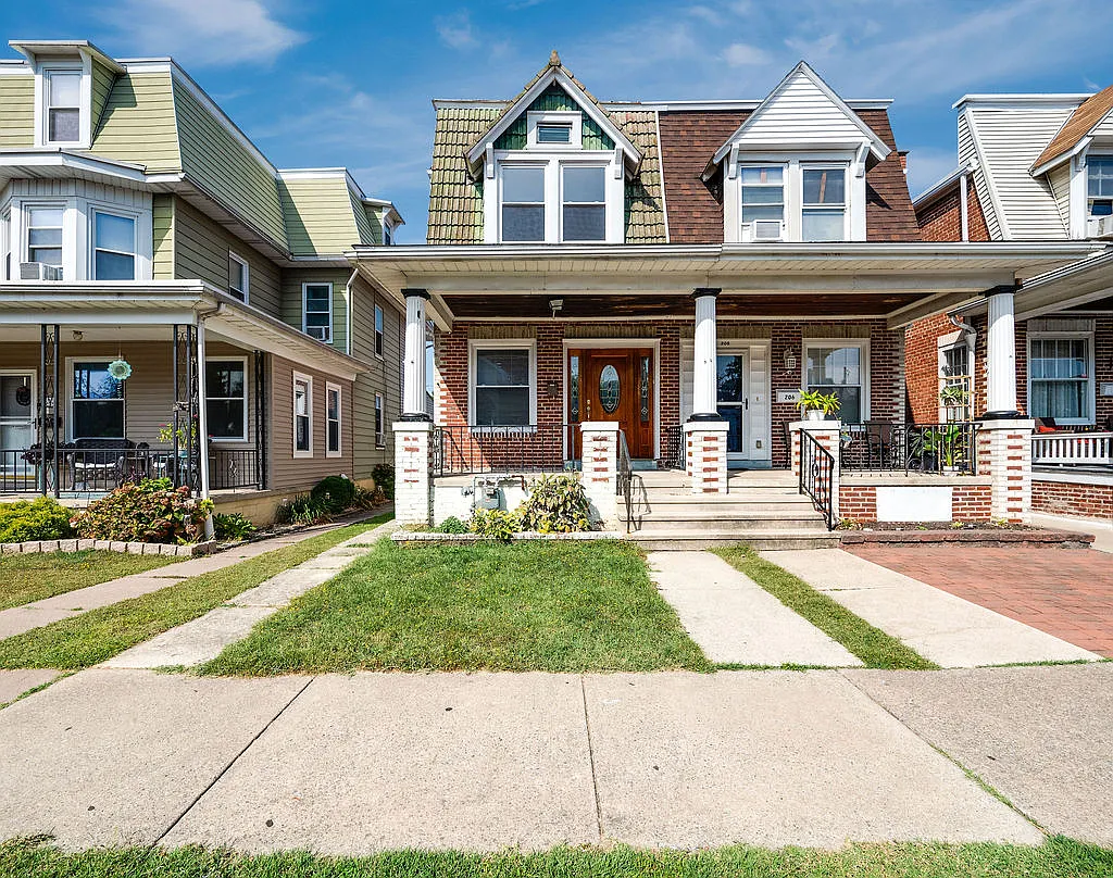 204 N Miller St photo 1