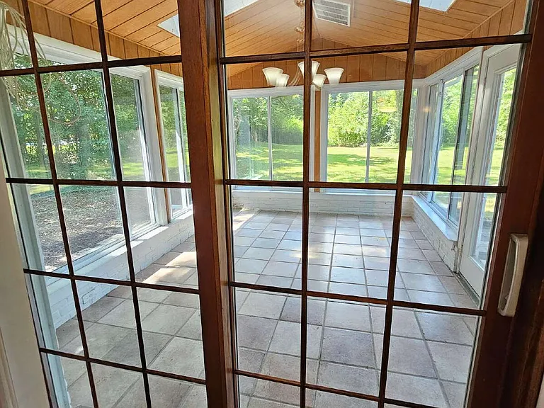591 E Long Lake Rd — Photo 10
