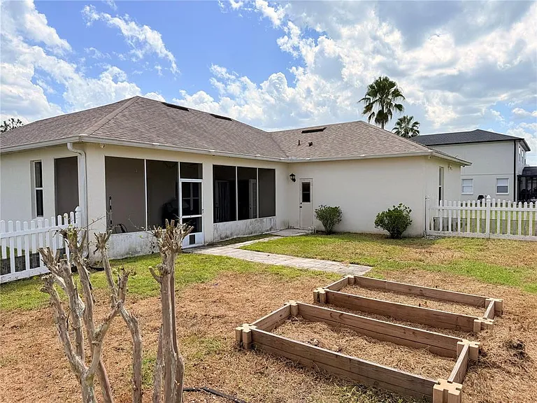 3010 Victoria Dr — Photo 45