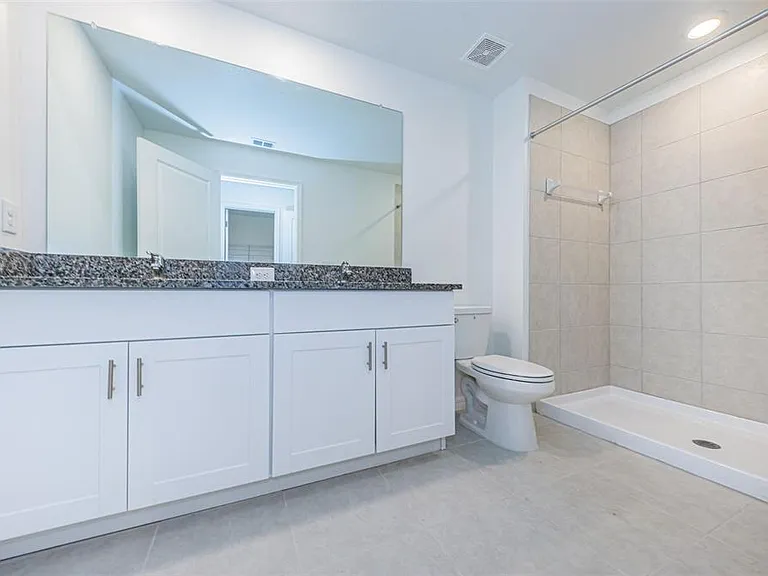 8327 Crescent Oaks Dr — Photo 30