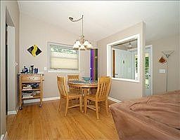 3rd image of 836 Sunrise Ct