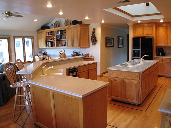 Huge Gourmet Kitchen