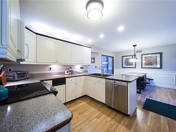 2nd image of 2128 Bordeaux St #35