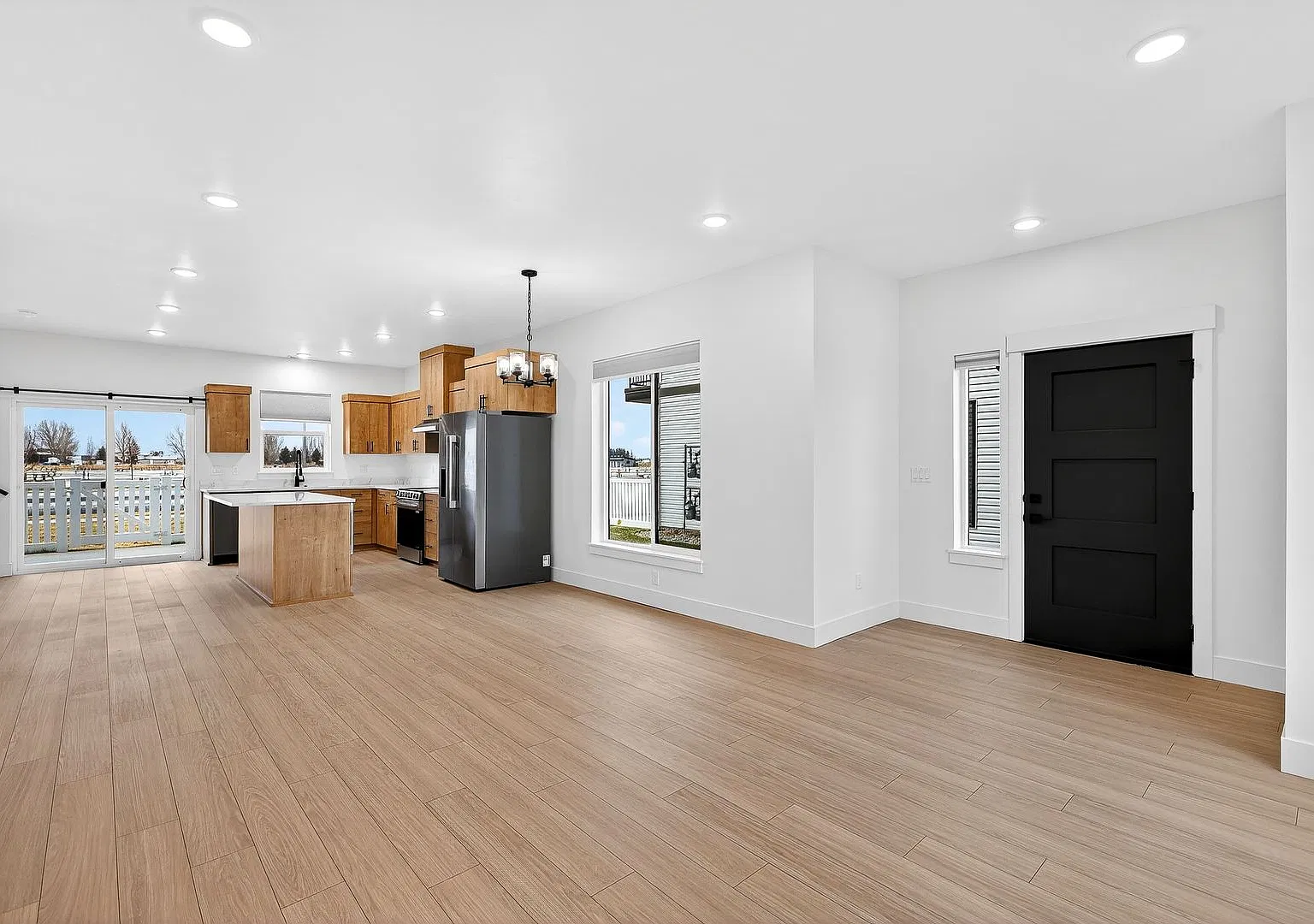 Brand New Modern 3 Bed 2.5 Bath Townhome In Rexburg — Photo 2