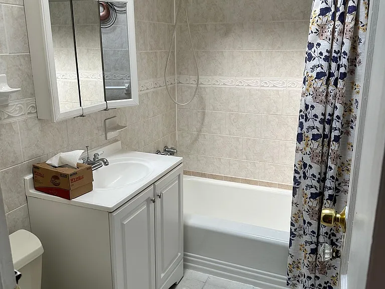 1302 Wells St — Photo 10