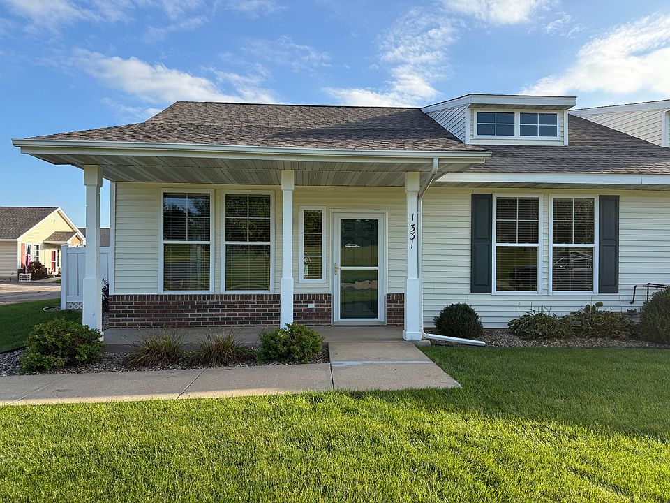 1st image of 1331 Tower Ln NE
