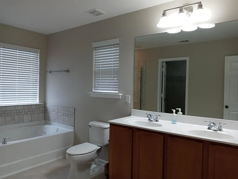 6170 Sparkling Cove Ln — Photo 17
