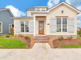 121 Oak Village Dr, Scott, LA 70583