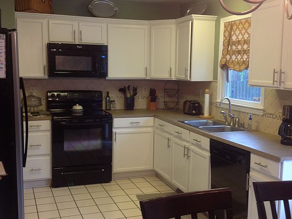 3rd image of 3622 White Pine Dr