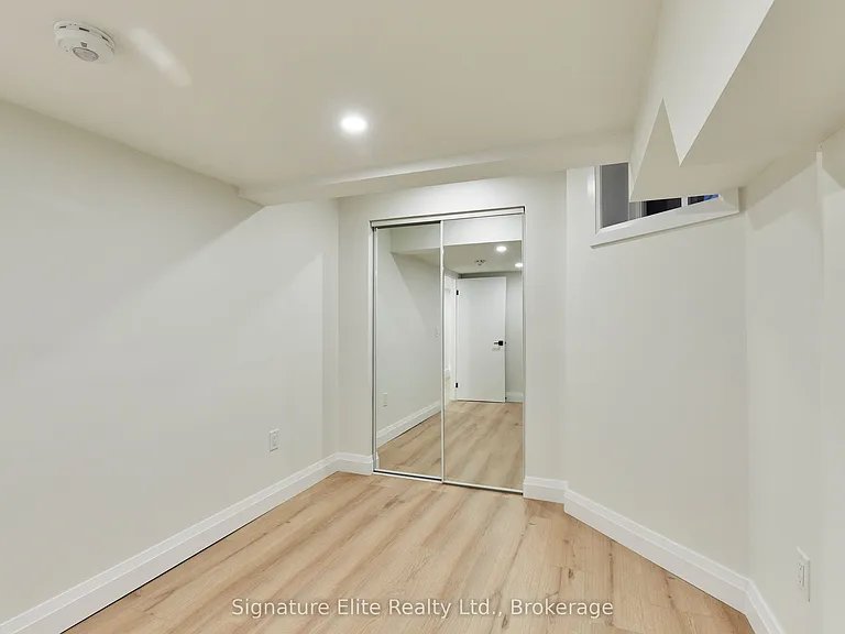 927 Kingston Rd #LOWER — Photo 15