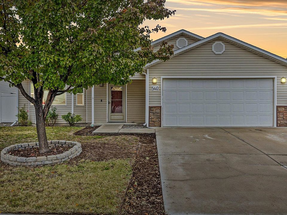 1st image of 540 Autumn Breeze Dr