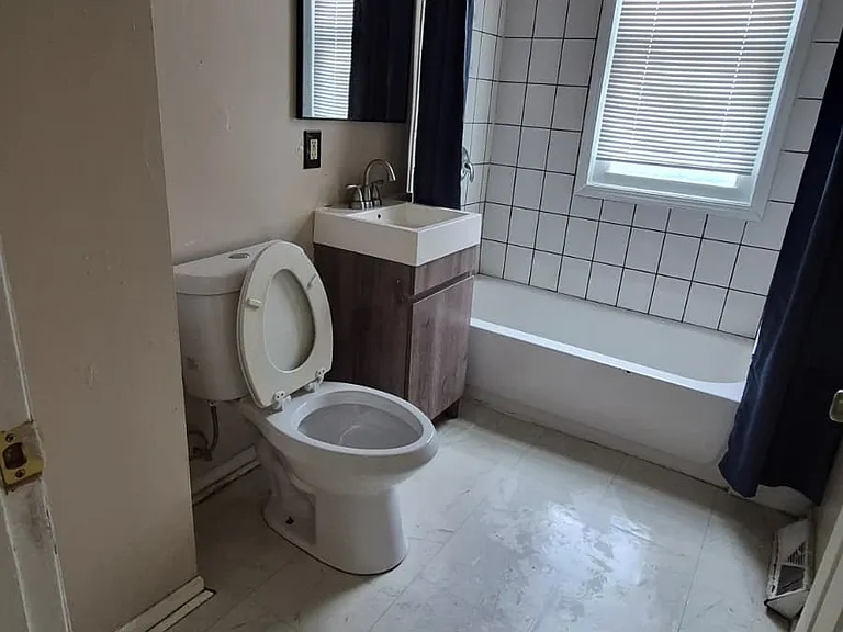 3834 N Port Washington Rd — Photo 12