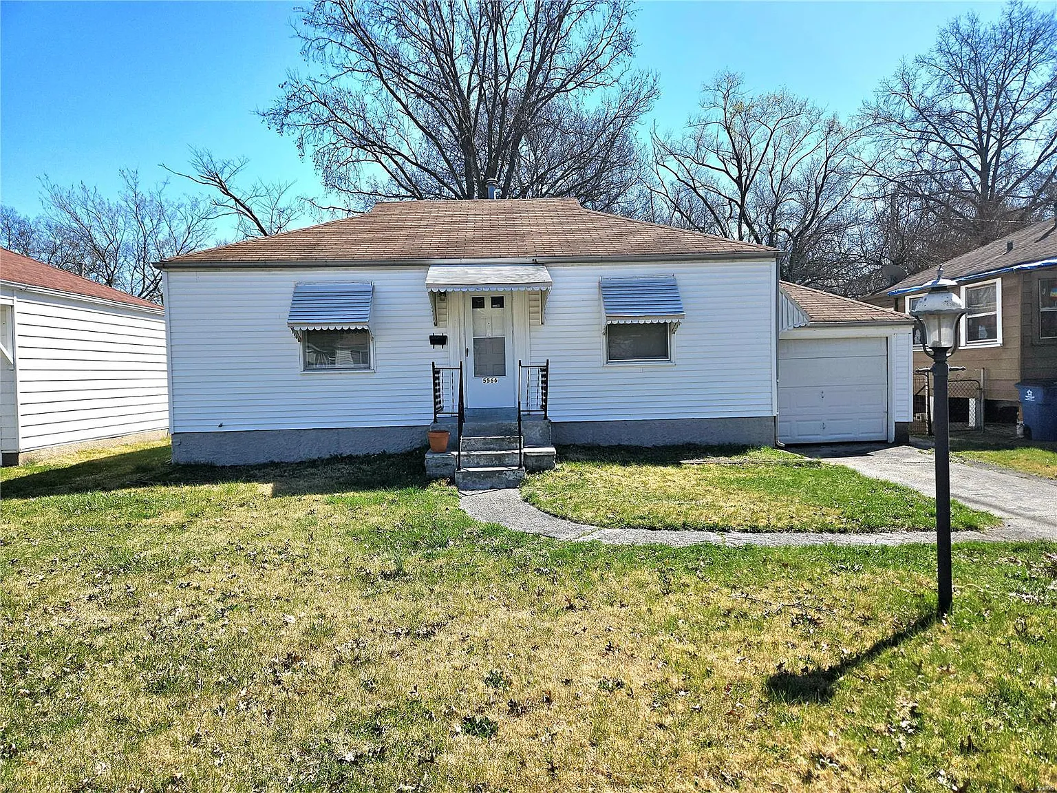 5566 Sunbury Ave photo 1