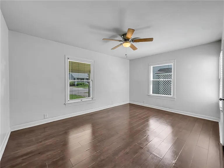 329 Foster Dr — Photo 12