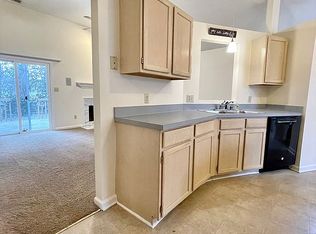 1327 The Kings Ct, Lexington, KY 40515