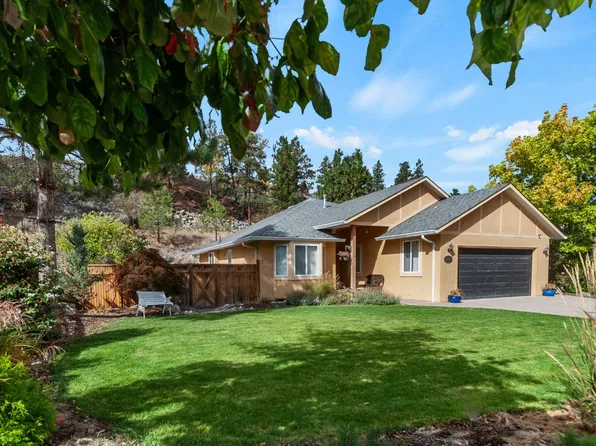 3121 Evergreen Dr, Penticton, BC V2A 9A9