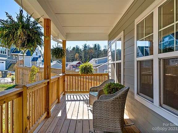 5th image of 217 Oak Meadow Ln