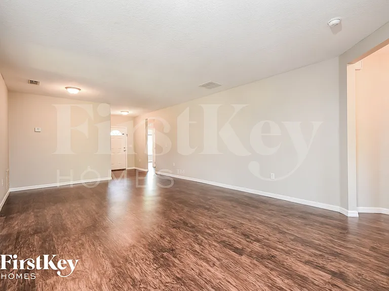 3379 Toluca Ter — Photo 2
