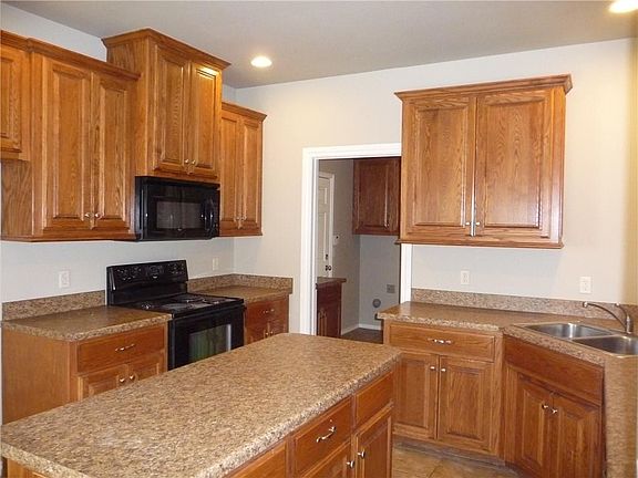 3rd image of 11414 NW 121st Pl