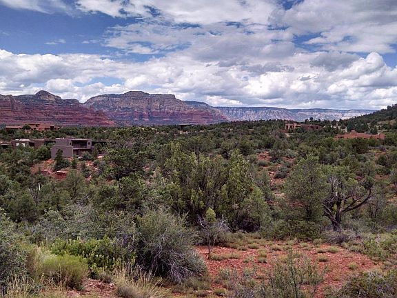 2nd image of 120 Desert Holly Dr